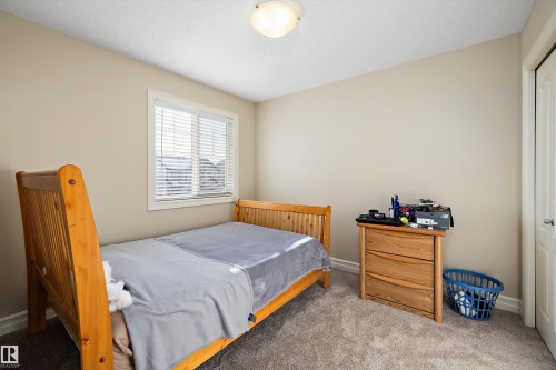 2407 Casselman Crescent, Edmonton, AB - Indoor Photo Showing Bedroom