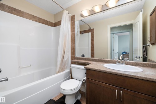 2407 Casselman Crescent, Edmonton, AB - Indoor Photo Showing Bathroom