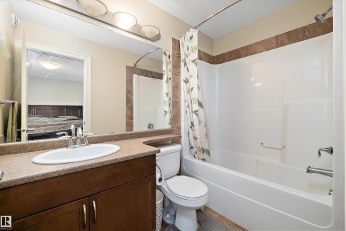 2407 Casselman Crescent, Edmonton, AB - Indoor Photo Showing Bathroom