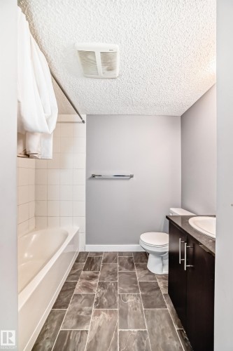117 5816 Mullen Place, Edmonton, AB - Indoor Photo Showing Bathroom