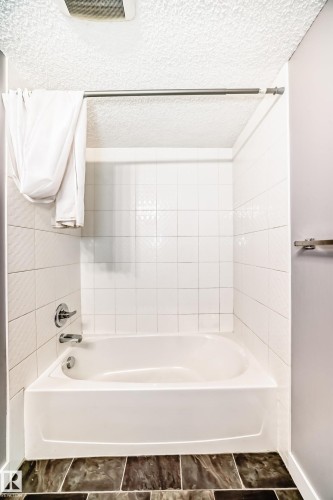 117 5816 Mullen Place, Edmonton, AB - Indoor Photo Showing Bathroom