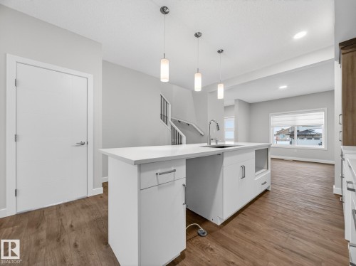 1081 Berg Place, Leduc, AB - Indoor Photo Showing Kitchen With Upgraded Kitchen