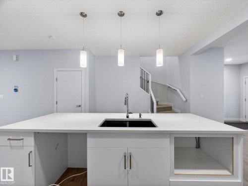 1081 Berg Place, Leduc, AB - Indoor Photo Showing Kitchen With Upgraded Kitchen