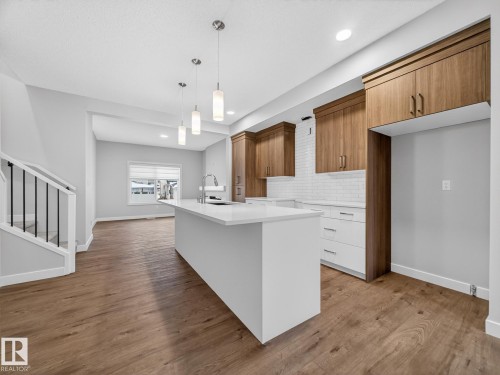 1081 Berg Place, Leduc, AB - Indoor Photo Showing Kitchen