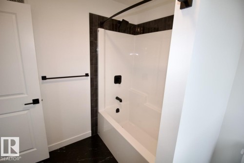 Upper 6414 27 Avenue, Edmonton, AB - Indoor