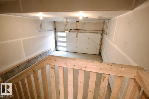 Upper 6414 27 Avenue, Edmonton, AB - Indoor Photo Showing Garage