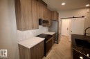 Upper 6414 27 Avenue, Edmonton, AB  - Indoor Photo Showing Kitchen 