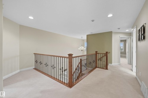 976 Hollingsworth Bend, Edmonton, AB - Indoor Photo Showing Other Room