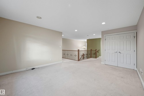 976 Hollingsworth Bend, Edmonton, AB - Indoor Photo Showing Other Room