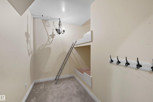 976 Hollingsworth Bend, Edmonton, AB - Indoor Photo Showing Other Room