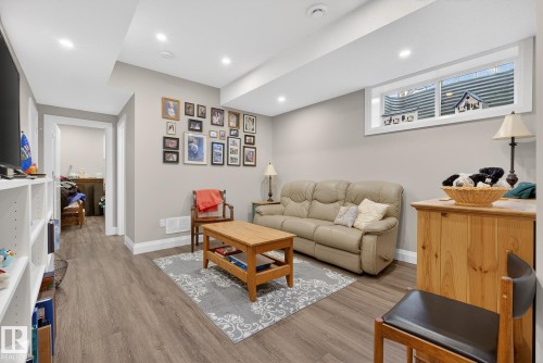 9015 92 Avenue, Edmonton, AB 