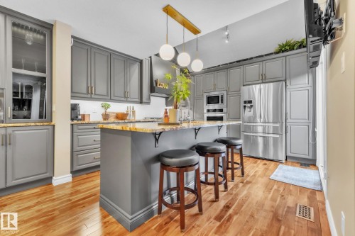 39 500 Lessard Drive, Edmonton, AB - Indoor Photo Showing Kitchen With Upgraded Kitchen