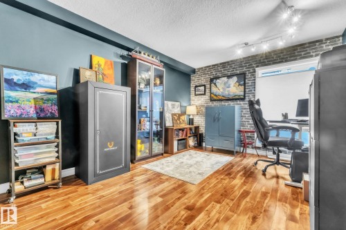 39 500 Lessard Drive, Edmonton, AB - Indoor