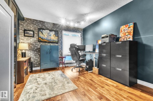 39 500 Lessard Drive, Edmonton, AB - Indoor