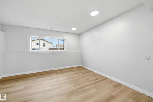 120 Premiere Crescent, Blackfalds, AB - Indoor Photo Showing Other Room