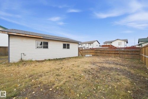 120 Premiere Crescent, Blackfalds, AB - Outdoor