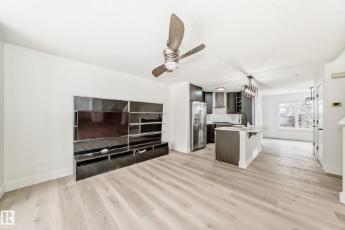 2123 32 Street, Edmonton, AB - Indoor