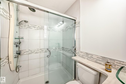 2123 32 Street, Edmonton, AB - Indoor Photo Showing Bathroom