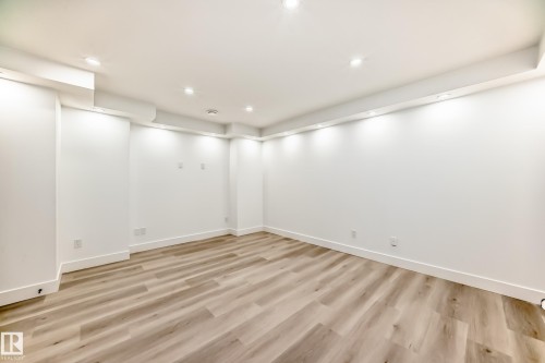 2123 32 Street, Edmonton, AB - Indoor Photo Showing Other Room