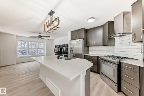 2123 32 Street, Edmonton, AB - Indoor Photo Showing Kitchen With Upgraded Kitchen