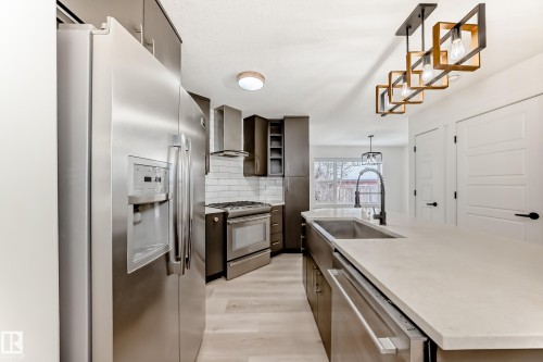 2123 32 Street, Edmonton, AB - Indoor Photo Showing Kitchen