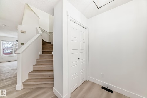 2123 32 Street, Edmonton, AB - Indoor Photo Showing Other Room