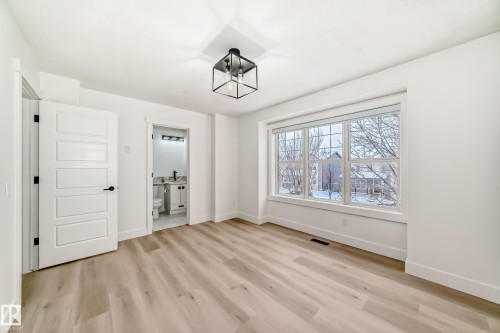 2123 32 Street, Edmonton, AB - Indoor Photo Showing Other Room