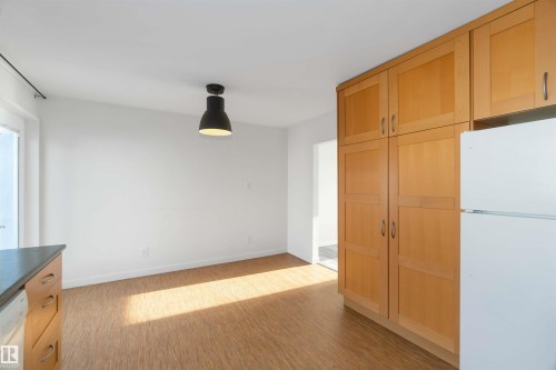 7516 136 Avenue, Edmonton, AB - Indoor