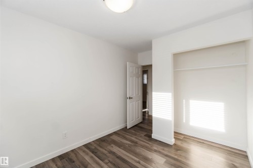 7516 136 Avenue, Edmonton, AB - Indoor Photo Showing Other Room