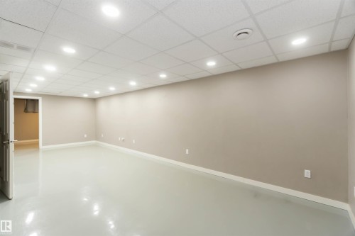 7516 136 Avenue, Edmonton, AB - Indoor