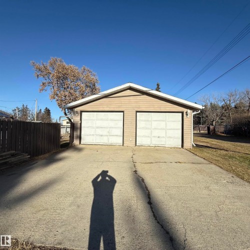 View of detached garage - 4511 53 Ave, Barrhead, AB - Outdoor