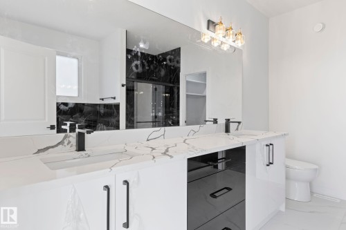 18215 94 Street, Edmonton, AB - Indoor Photo Showing Bathroom