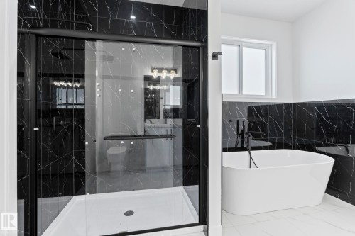 18215 94 Street, Edmonton, AB - Indoor Photo Showing Bathroom