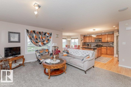6227 5 Avenue, Edmonton, AB - Indoor Photo Showing Living Room
