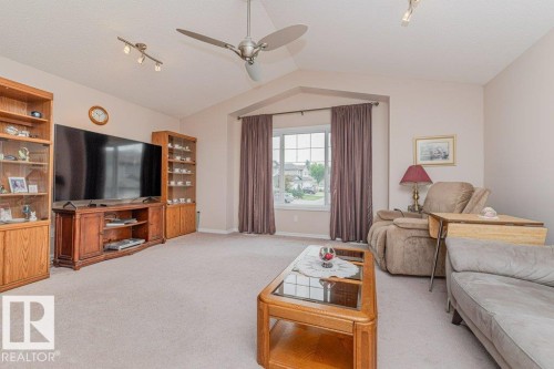 6227 5 Avenue, Edmonton, AB - Indoor Photo Showing Living Room