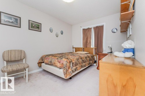 6227 5 Avenue, Edmonton, AB - Indoor Photo Showing Bedroom