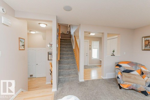 6227 5 Avenue, Edmonton, AB - Indoor Photo Showing Other Room