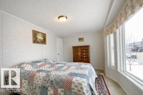 4805 49 Avenue, Wetaskiwin, AB - Indoor Photo Showing Bedroom