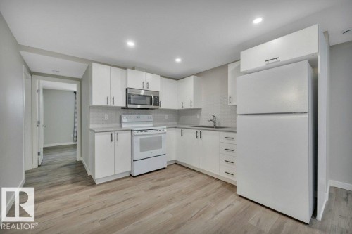 4024 37 Avenue, Leduc, AB - Indoor Photo Showing Kitchen