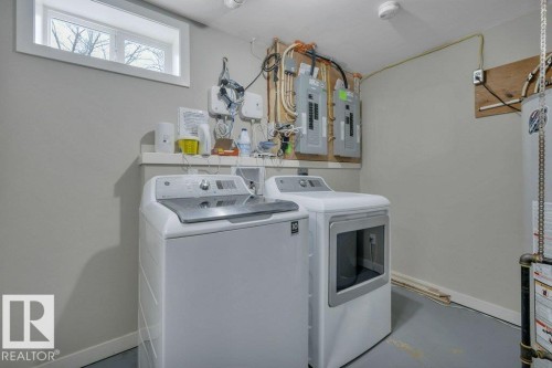 4024 37 Avenue, Leduc, AB - Indoor Photo Showing Laundry Room