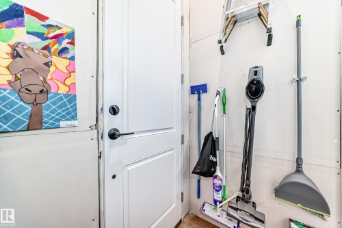 View of doorway - 8321 80 Avenue, Edmonton, AB - Indoor Photo Showing Other Room