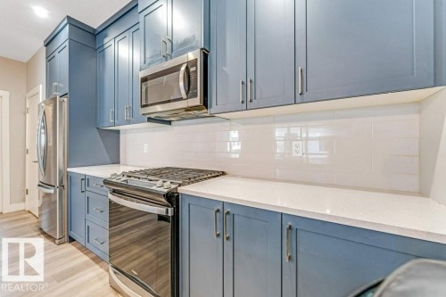 70 6905 25 Avenue Sw, Edmonton, AB - Indoor Photo Showing Kitchen With Upgraded Kitchen