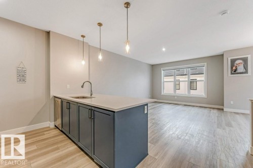 70 6905 25 Avenue Sw, Edmonton, AB - Indoor