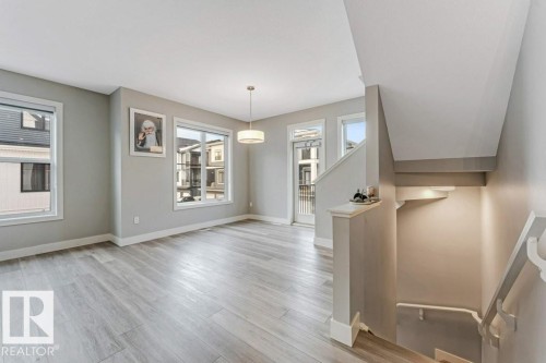 70 6905 25 Avenue Sw, Edmonton, AB - Indoor