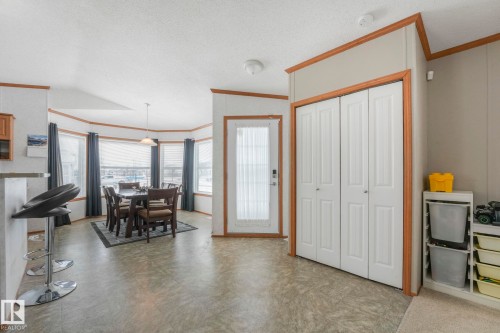 Nice size entry with a large closet for extra storage - 2055 Aspen Crescent, Leduc, AB - Indoor