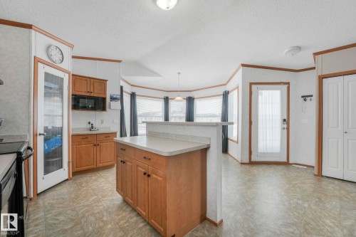2055 Aspen Crescent, Leduc, AB - Indoor Photo Showing Kitchen