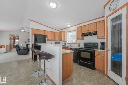 2055 Aspen Crescent, Leduc, AB - Indoor Photo Showing Kitchen
