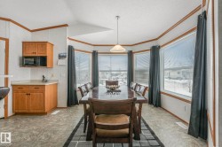 Great space for large gatherings - 