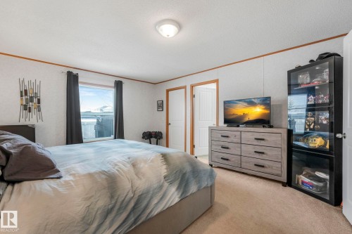 2055 Aspen Crescent, Leduc, AB - Indoor Photo Showing Bedroom