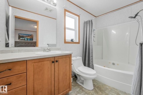 2055 Aspen Crescent, Leduc, AB - Indoor Photo Showing Bathroom